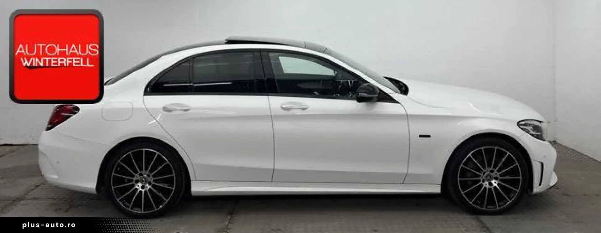 MERCEDES-BENZ C 300 e AMG NIGHT PANO AIRMATIC KEYLESS KAMERA