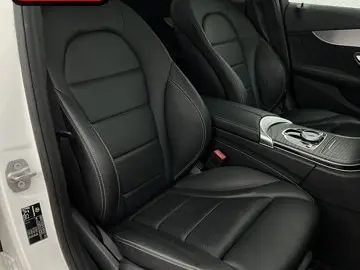MERCEDES-BENZ C 300 e AMG NIGHT PANO AIRMATIC KEYLESS KAMERA