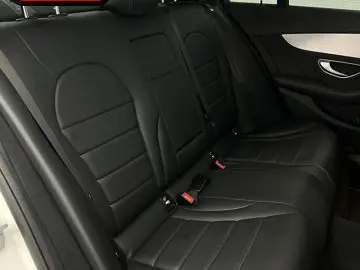 MERCEDES-BENZ C 300 e AMG NIGHT PANO AIRMATIC KEYLESS KAMERA