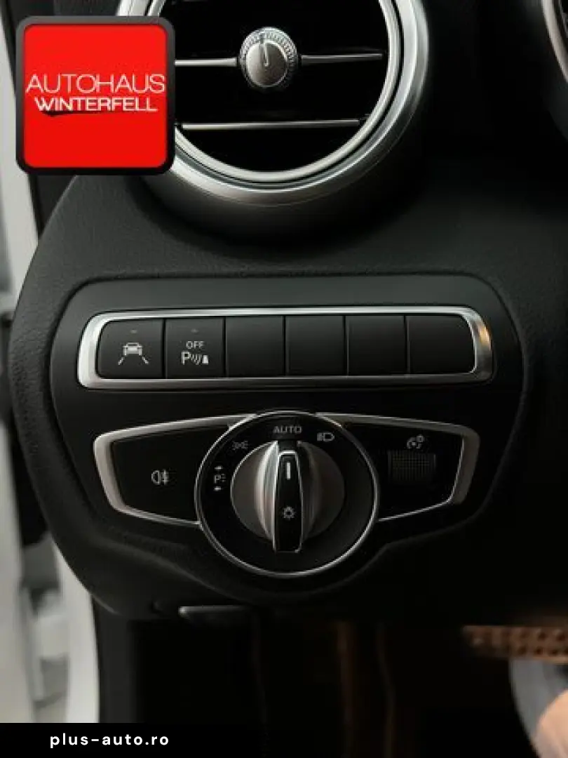 MERCEDES-BENZ C 300 e AMG NIGHT PANO AIRMATIC KEYLESS KAMERA