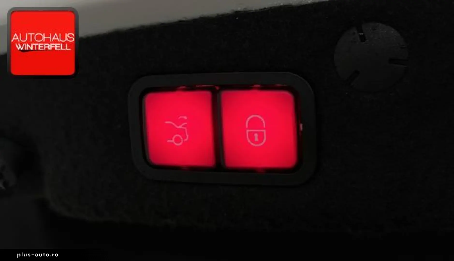 MERCEDES-BENZ C 300 e AMG NIGHT PANO AIRMATIC KEYLESS KAMERA