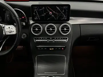 MERCEDES-BENZ C 300 e AMG NIGHT PANO AIRMATIC KEYLESS KAMERA