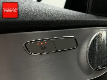 MERCEDES-BENZ C 300 e AMG NIGHT PANO AIRMATIC KEYLESS KAMERA