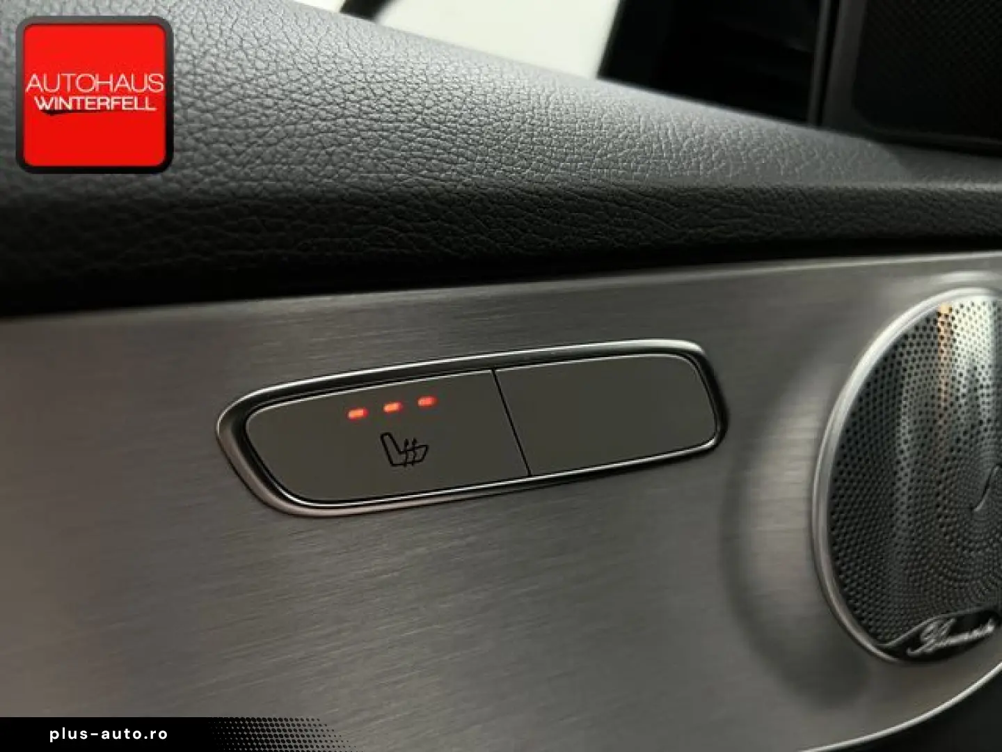 MERCEDES-BENZ C 300 e AMG NIGHT PANO AIRMATIC KEYLESS KAMERA