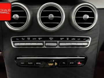 MERCEDES-BENZ C 300 e AMG NIGHT PANO AIRMATIC KEYLESS KAMERA