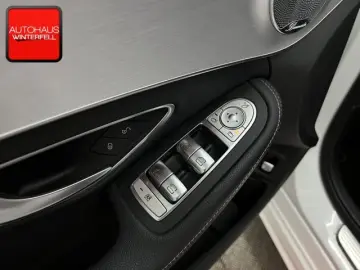 MERCEDES-BENZ C 300 e AMG NIGHT PANO AIRMATIC KEYLESS KAMERA