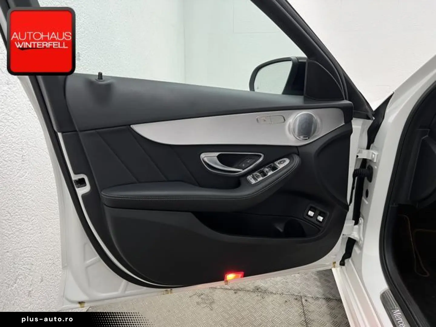 MERCEDES-BENZ C 300 e AMG NIGHT PANO AIRMATIC KEYLESS KAMERA