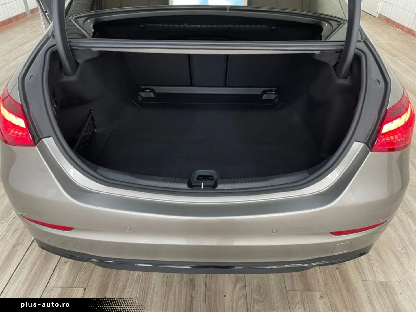 MERCEDES-BENZ C-Class 2024 — imagine 12