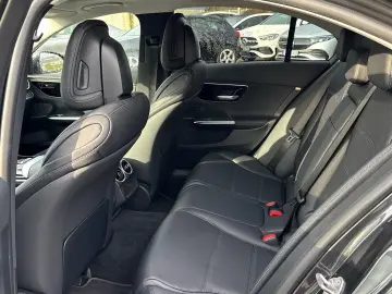 MERCEDES-BENZ C 300 e Avantgarde Digital-Light Kamer…