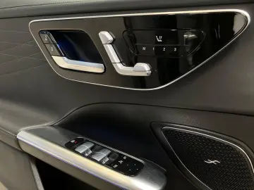 MERCEDES-BENZ C 300 e   AVANTGARDE DIGITAL MEMORY FAHRASSIST
