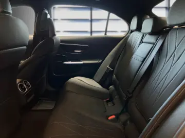 MERCEDES-BENZ C 300 e   AVANTGARDE DIGITAL MEMORY FAHRASSIST