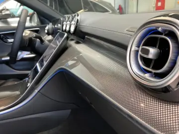 MERCEDES-BENZ C 300 e   AVANTGARDE DIGITAL MEMORY FAHRASSIST