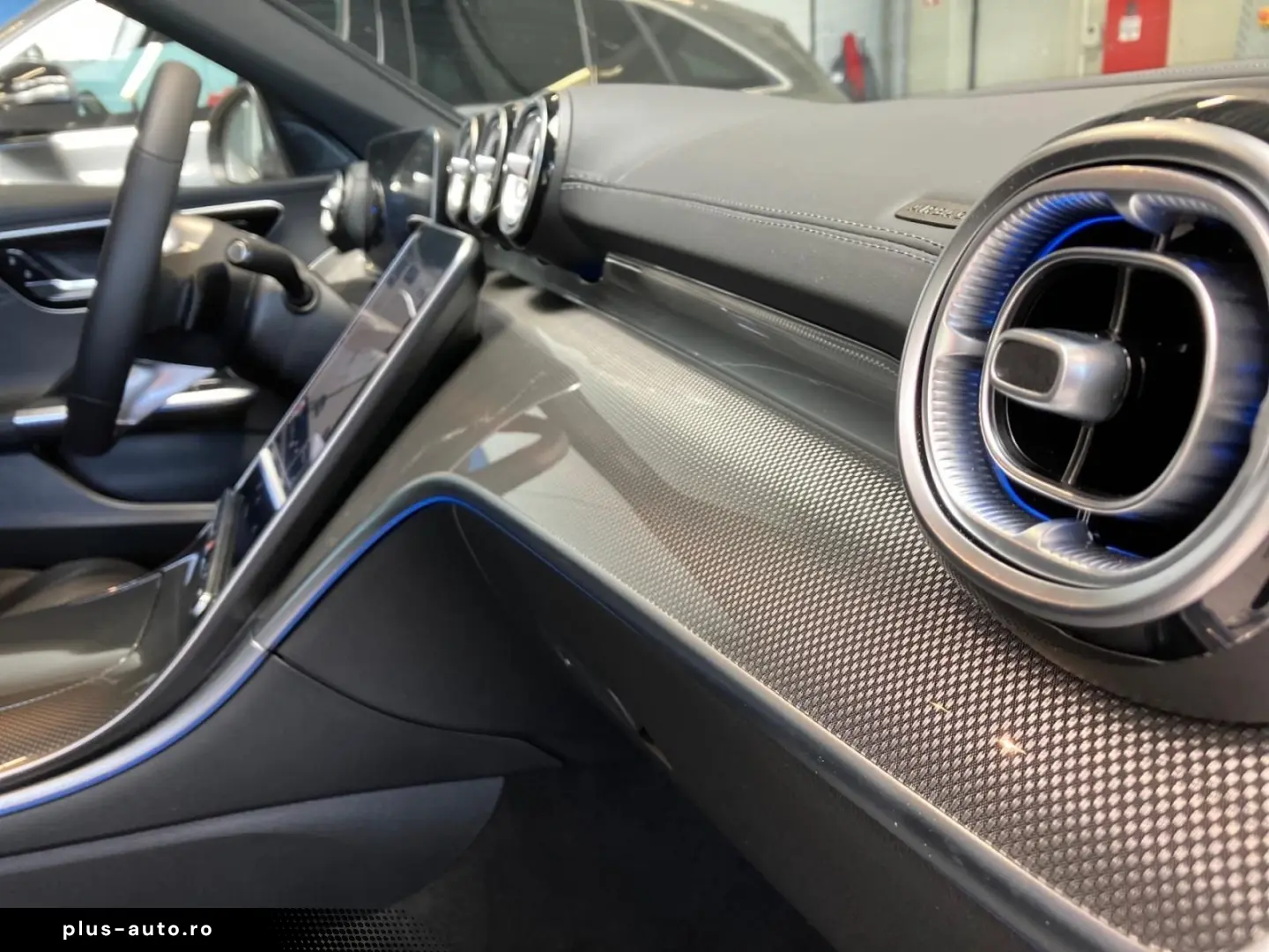 MERCEDES-BENZ C 300 e   AVANTGARDE DIGITAL MEMORY FAHRASSIST