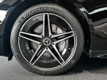 MERCEDES-BENZ C 300 e AMGLi NIGHT DIGIL 360K CHARGING