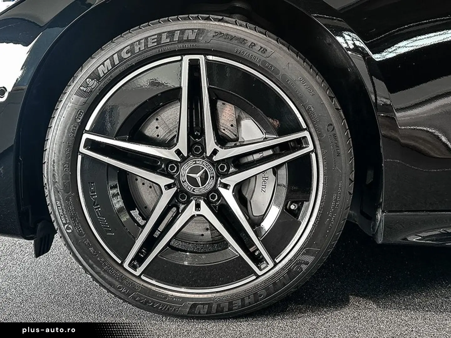 MERCEDES-BENZ C 300 e AMGLi NIGHT DIGIL 360K CHARGING