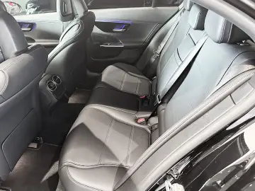MERCEDES-BENZ C 300 e AMGLi NIGHT DIGIL 360K CHARGING
