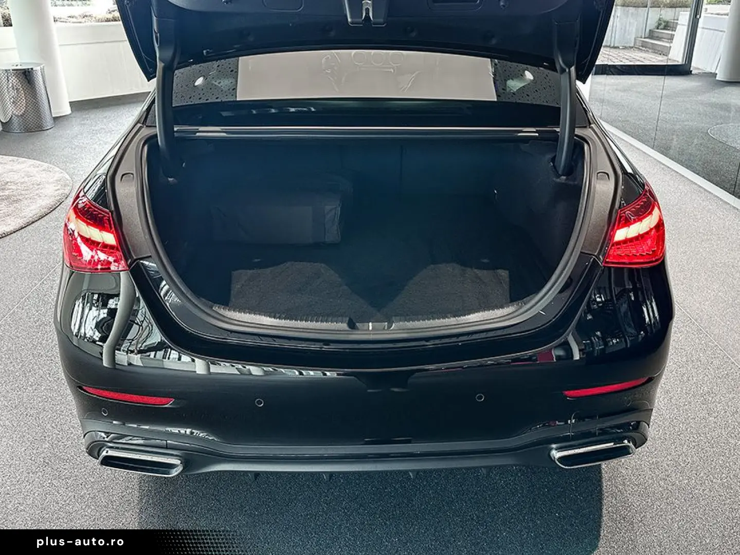 MERCEDES-BENZ C 300 e AMGLi NIGHT DIGIL 360K CHARGING