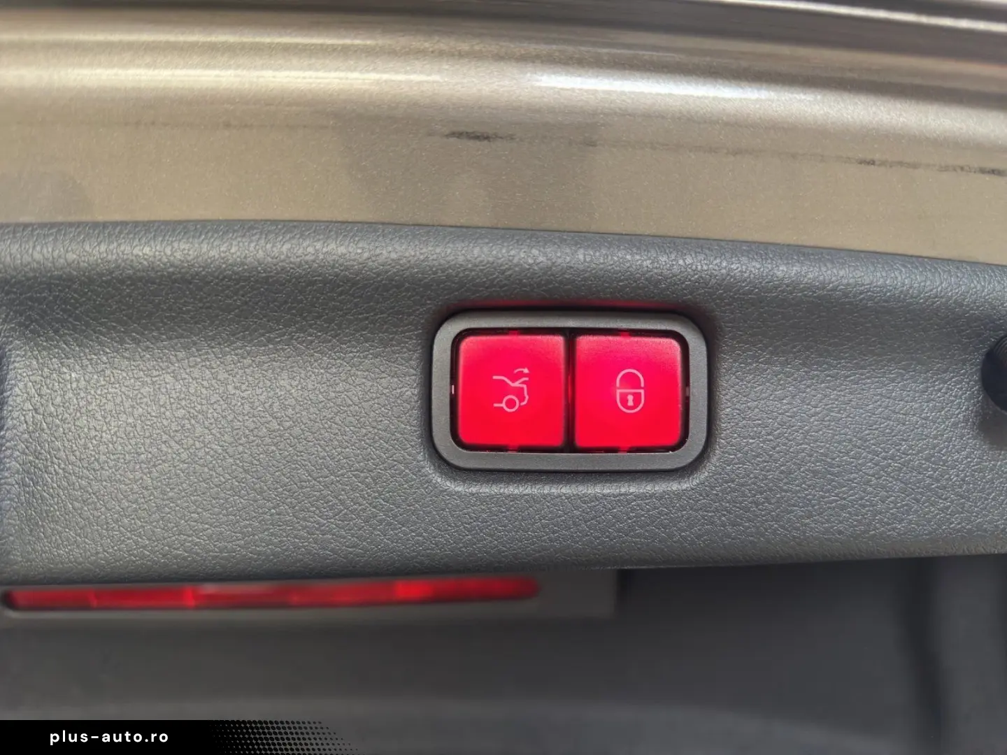 MERCEDES-BENZ C300 AMG Pano Memo DigiLED KeyGo AHK N&hellip;