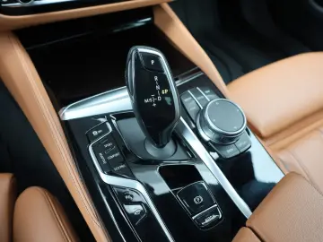 BMW M550i xDrive 360  H&K 4xSHZ LHZ CarPlay TOTW R20