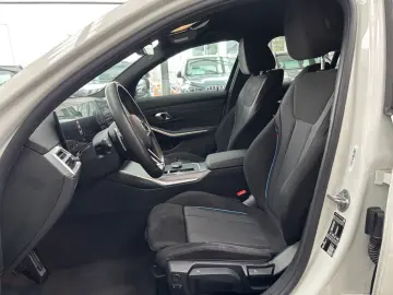 BMW 320d Lim. M-Sportpaket AHK Finanzierung ab 1 99%