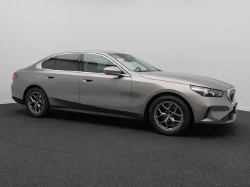 BMW 520d Kamera DAB Leder DrivAss Alarm Sport 18Zoll
