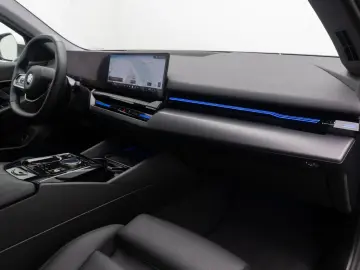 BMW 520d Kamera DAB Leder DrivAss Alarm Sport 18Zoll