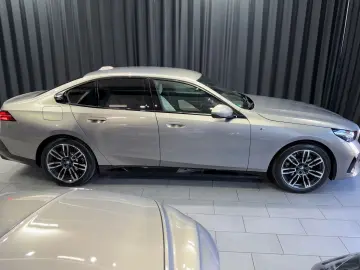 BMW 520 d Limousine M Sport AHK H&K HuD Garantie
