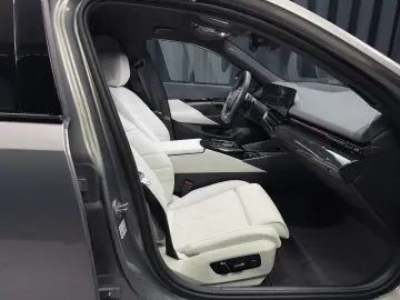 BMW 520 d Limousine M Sport AHK H&K HuD Garantie