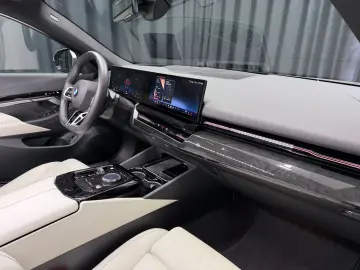 BMW 520 d Limousine M Sport AHK H&K HuD Garantie