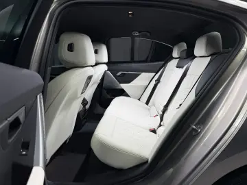 BMW 520 d Limousine M Sport AHK H&K HuD Garantie