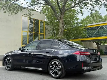 BMW 520 d  M-SPORT MEMORY SHADOW