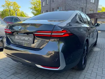 BMW 520i Lim Metallic adapt.LED Leder Kamera DA 18
