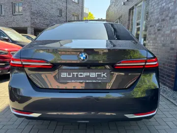 BMW 520i Lim Metallic adapt.LED Leder Kamera DA 18
