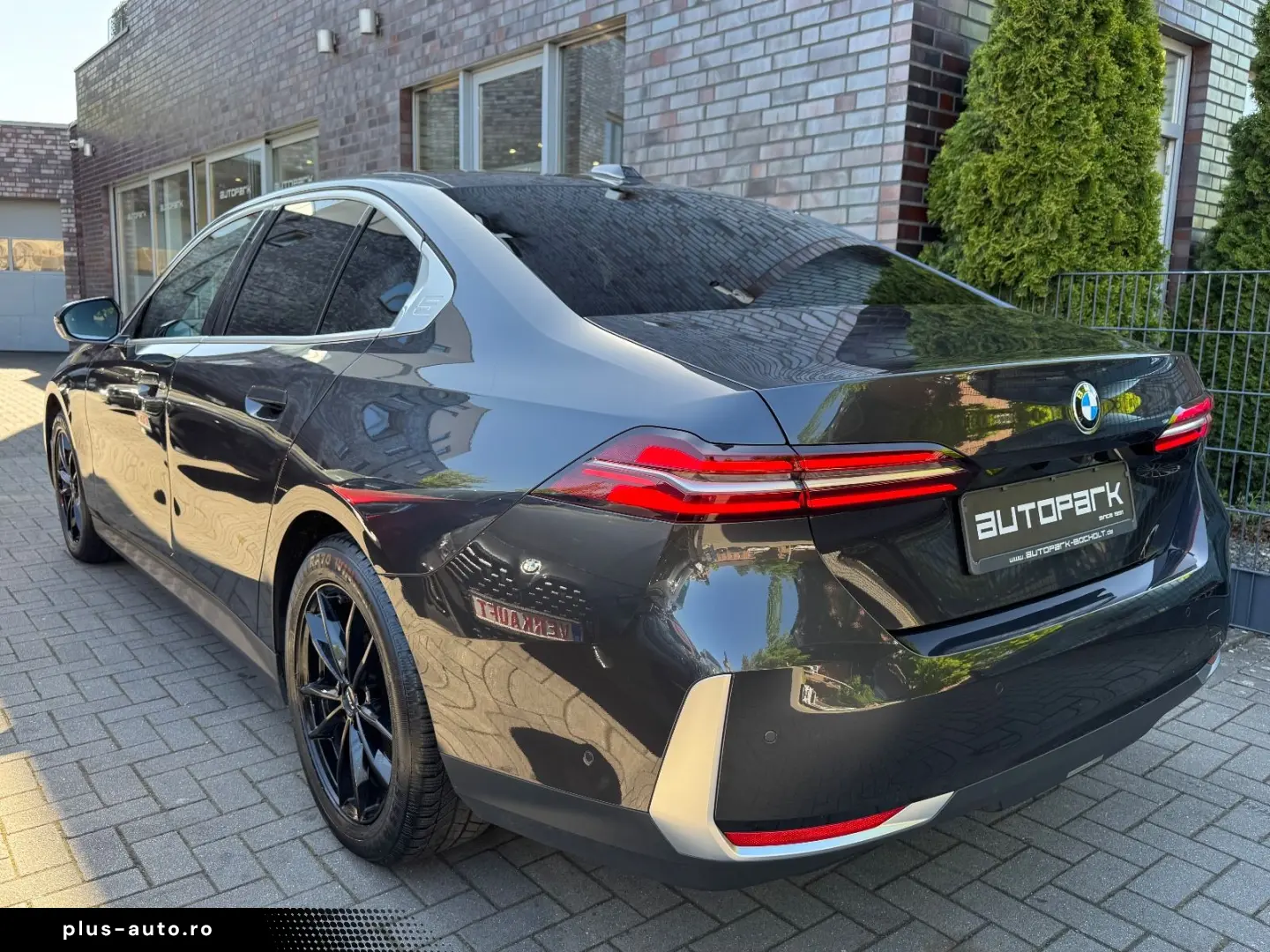 BMW 520i Lim Metallic adapt.LED Leder Kamera DA 18