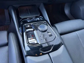 BMW 520i Lim Metallic adapt.LED Leder Kamera DA 18