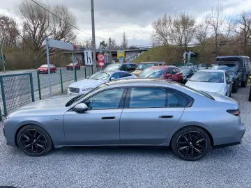 BMW 740 d xDrive M Sport LED PANO LEDER B&W STAND