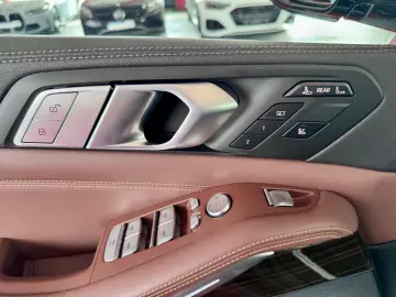 BMW X7 40d M Sport Laser Pano ACC Individual 360 22