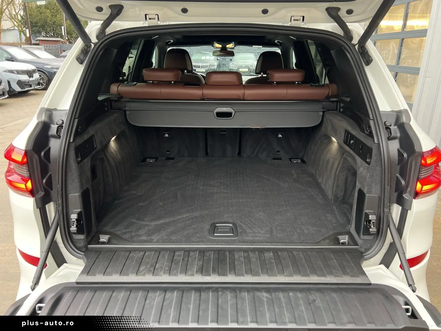 BMW X5 xDrive40d M Sport AHK Laser Pano Standhzg HK