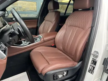 BMW X5 xDrive40d M Sport AHK Laser Pano Standhzg HK