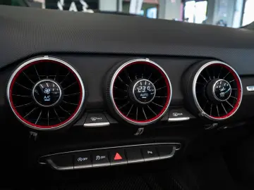 AUDI TTRS Roadster quattro RS-AGA RS-SITZE B&O B&O