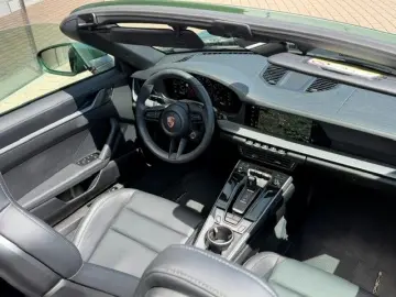 PORSCHE 911 992.2 Carrera Cabrio oak Sportabgas Bose…