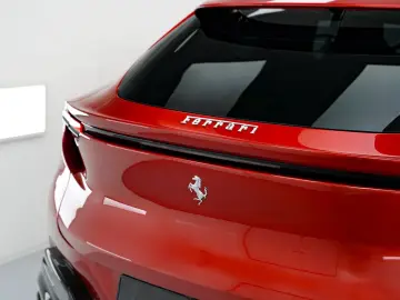 FERRARI Purosangue V12 DCT 4WD