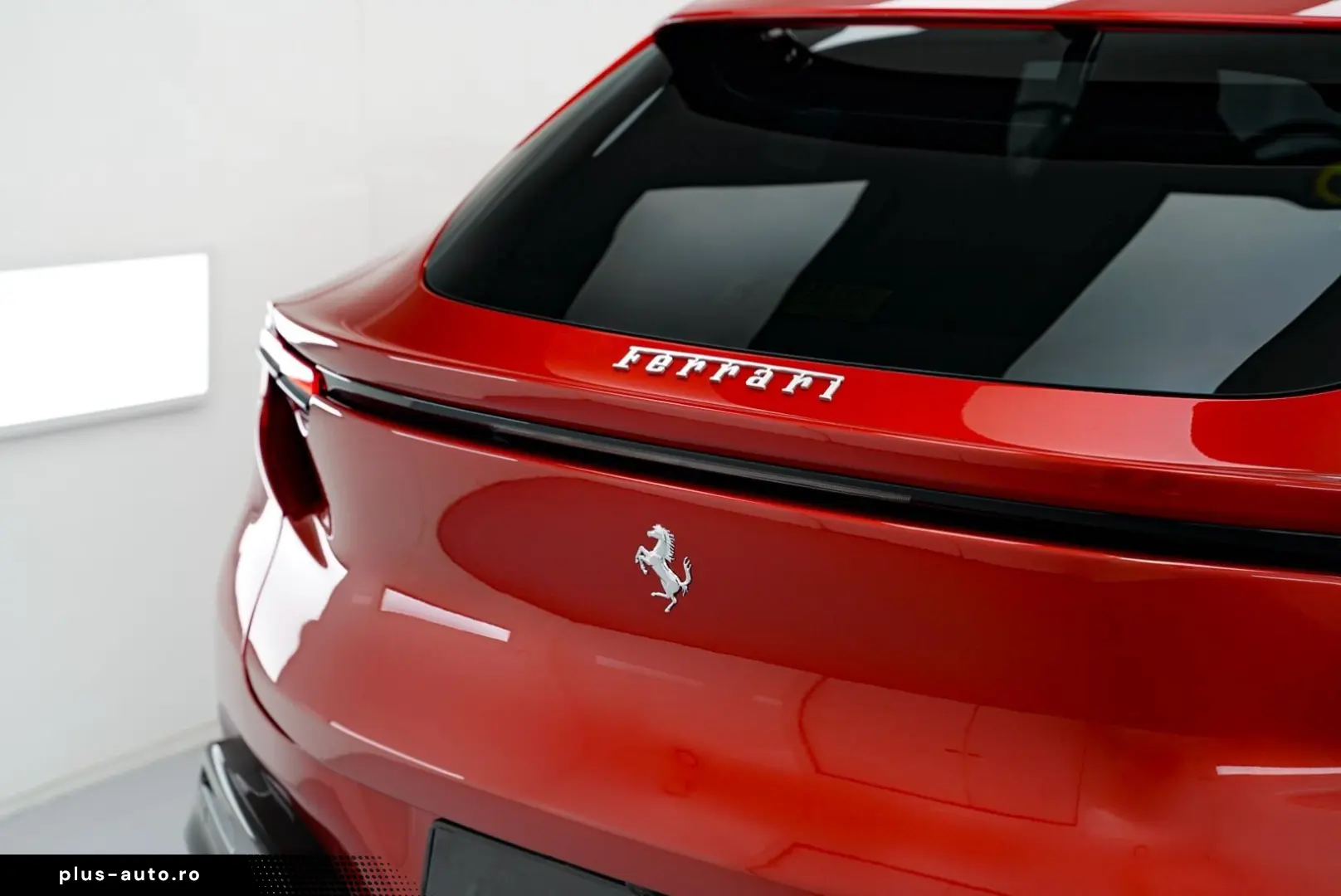 FERRARI Purosangue V12 DCT 4WD