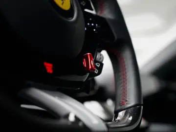 FERRARI Purosangue V12 DCT 4WD