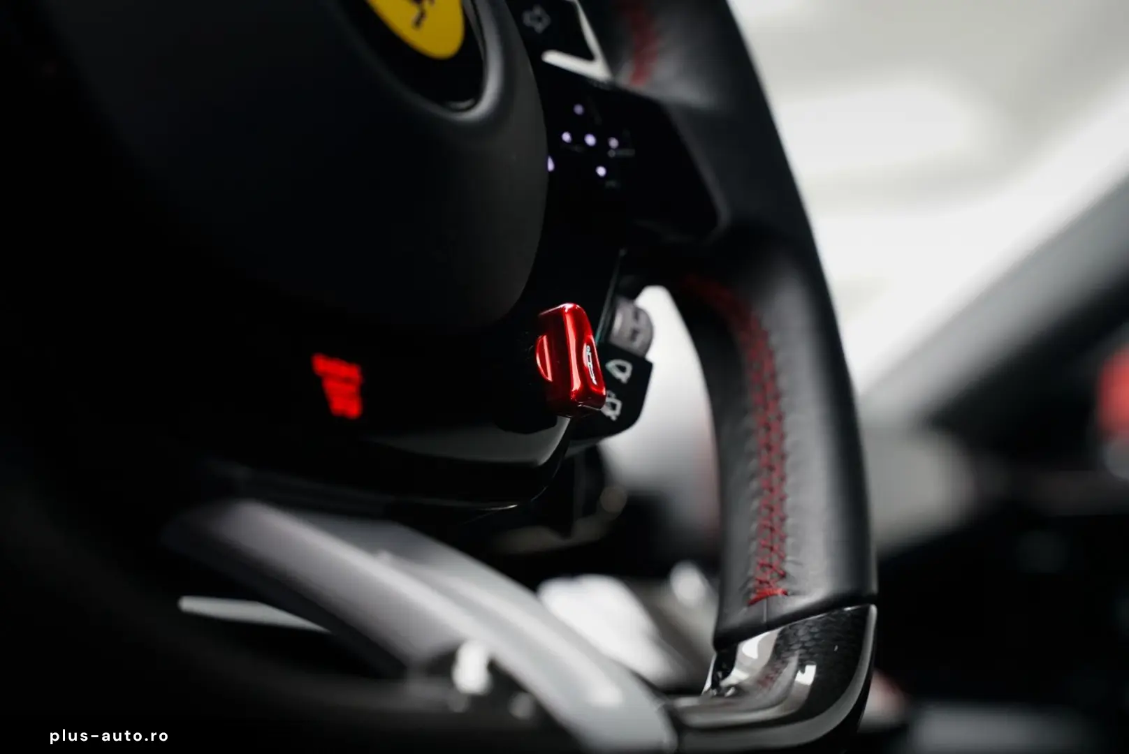 FERRARI Purosangue V12 DCT 4WD