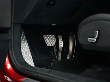 FERRARI Purosangue V12 DCT 4WD