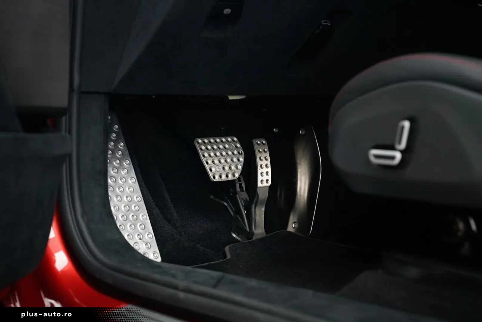 FERRARI Purosangue V12 DCT 4WD