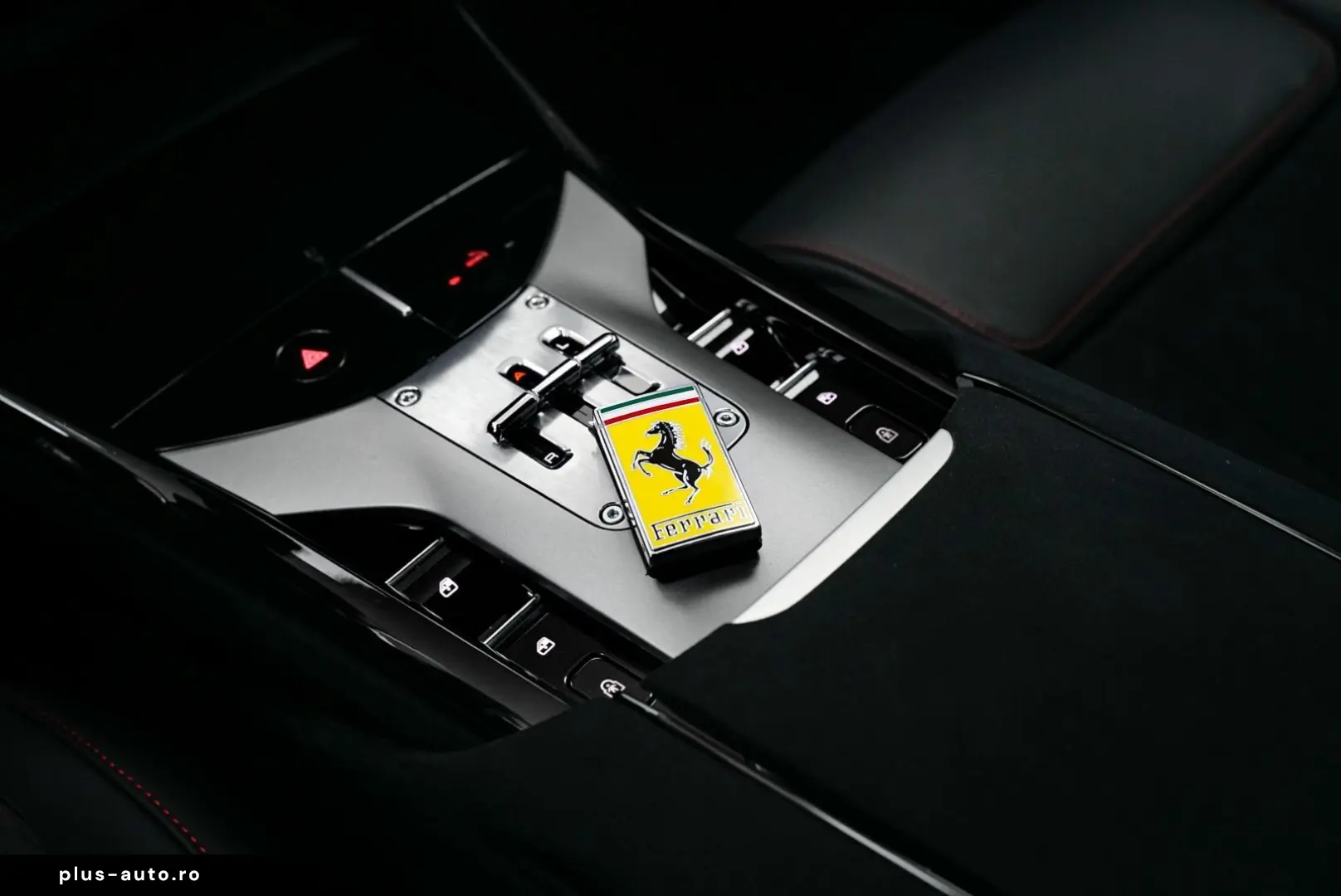 FERRARI Purosangue V12 DCT 4WD