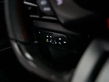 FERRARI Purosangue V12 DCT 4WD