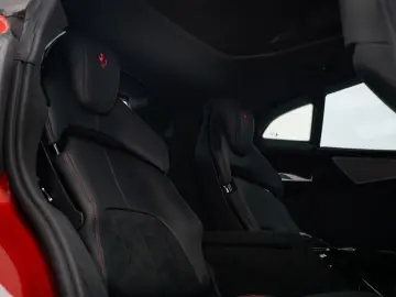 FERRARI Purosangue V12 DCT 4WD